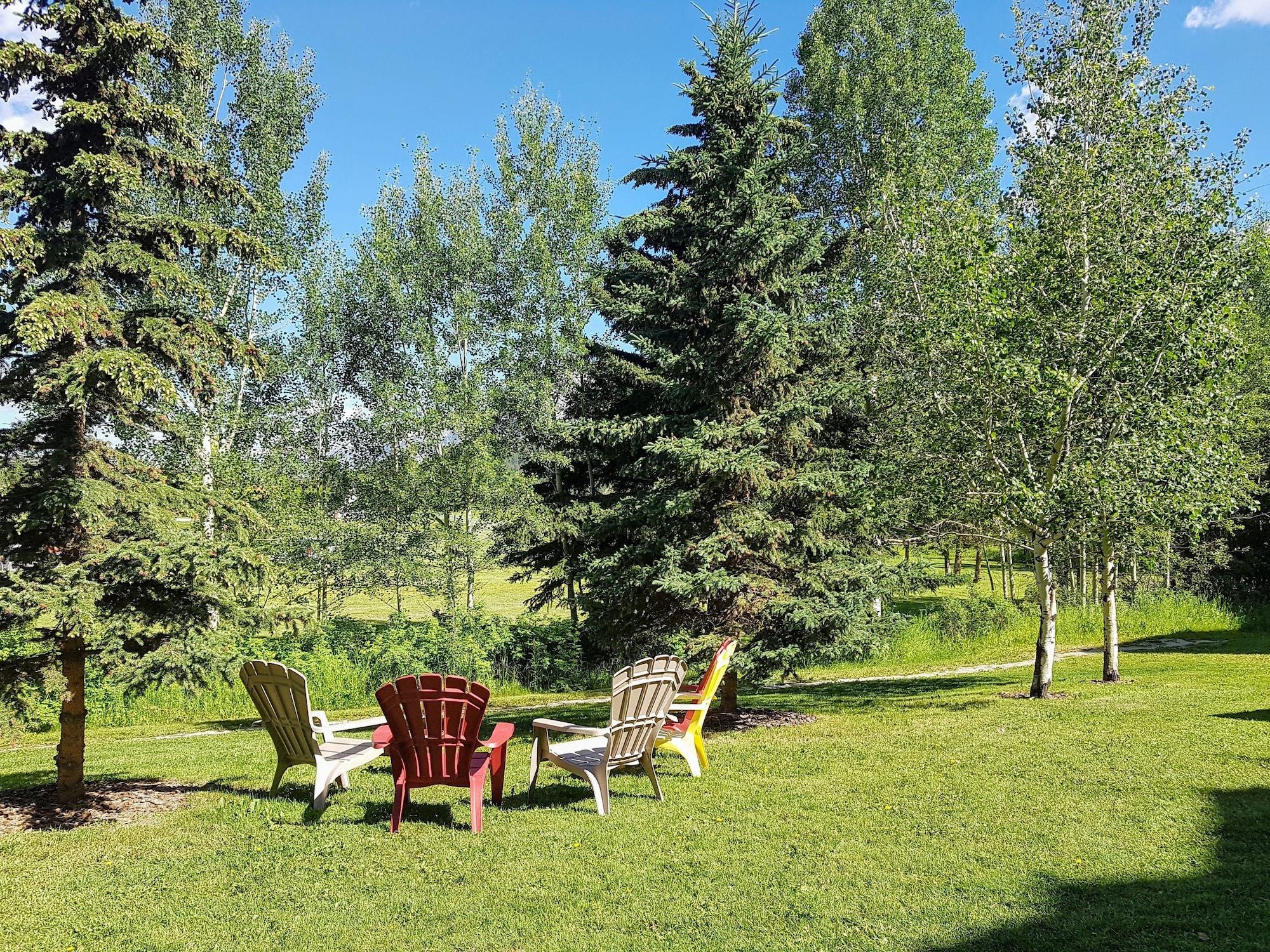 Sunset Mountain Inn Canmore Exterior photo