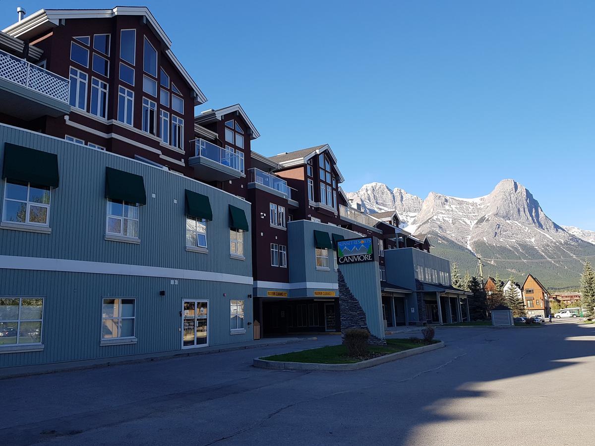 Sunset Mountain Inn Canmore Exterior photo